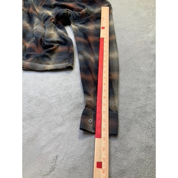 KUHL Dillinger Long Sleeve Plaid Flannel Shirt Red and Gray Mens Size "M" - Picture 8 of 8